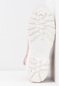 Tamaris Tronchetti - light pink