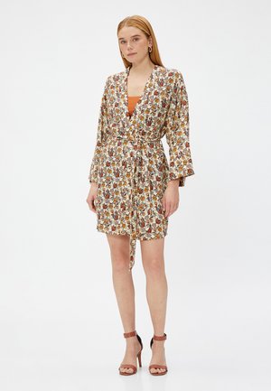 MIDI FLORAL BELTED KIMONO - Lichte jas - brown