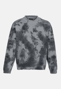 Strikket pullover i nuancer af grå med sprøjtemønster, rund hals og ribbede manchetter og kant. Blødt, tekstureret stof.
