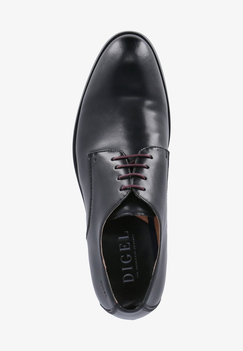 Scarpa da uomo nera in pelle con superficie liscia, punta affusolata e lacci bordeaux. Presenta una soletta marchiata con un design classico.