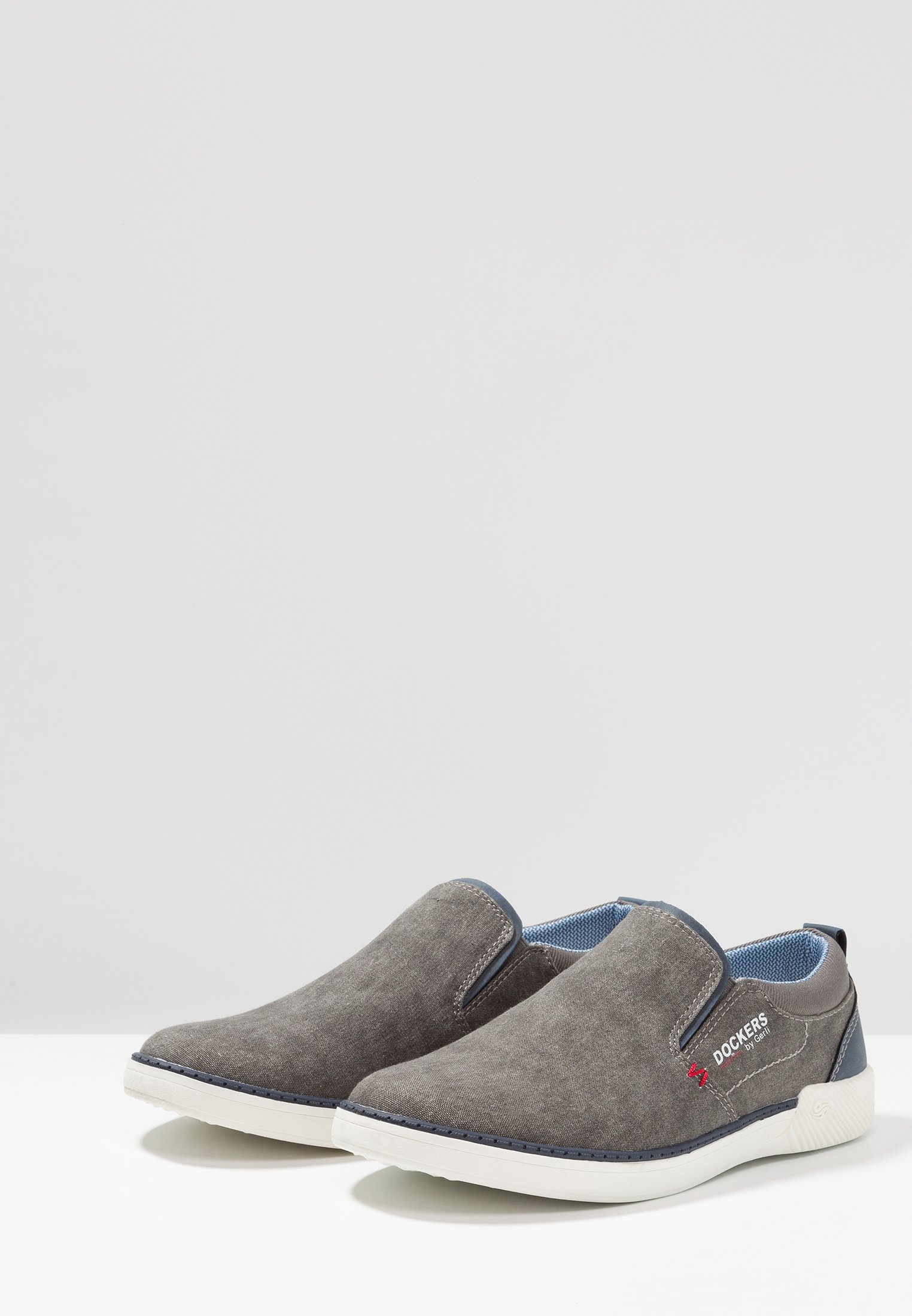 dockers slip on