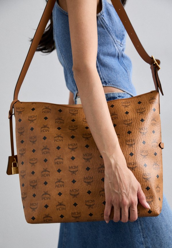 AREN - Handbag - cognac