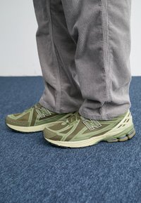 M1906 UNISEX - Baskets basses - green