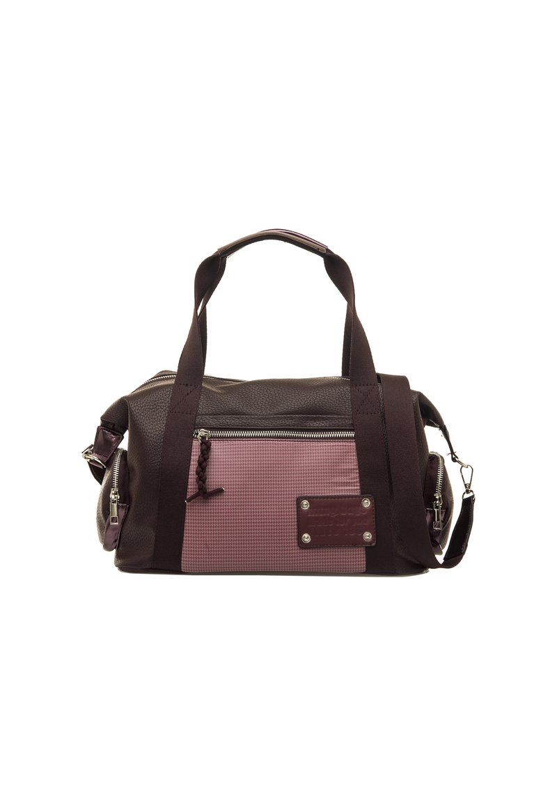 Reisetasche aus einem Mix von dunkelbraunem und pinkem karierter Textilien, mit Reißverschlussverschluss und abnehmbarem Schultergurt mit geflochtenem Akzent.