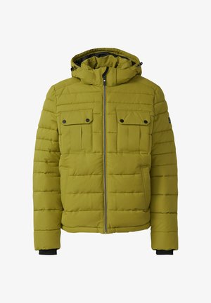 Giacca imbottita verde oliva con zip frontale, due tasche sul petto e polsini elasticizzati; presenta un cappuccio e dettagli di trapuntatura orizzontale.