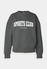 Felpa grigia scura con la scritta "SPORTS CLUB" in grassetto bianco e "BJÖRN BORG" sotto. Ha un collo rotondo e polsini a coste.
