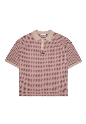 Short-sleeve polo shirt in pink with a geometric pattern, beige collar, three white buttons, and embroidered logo on chest.