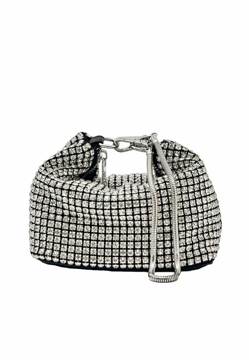 Črna torbica pokrita z majhnimi, odsevnimi strasovimi kamenčki, z ladjo iz srebrne verige in mehko, zaobljeno obliko. Zadrga na vrhu.