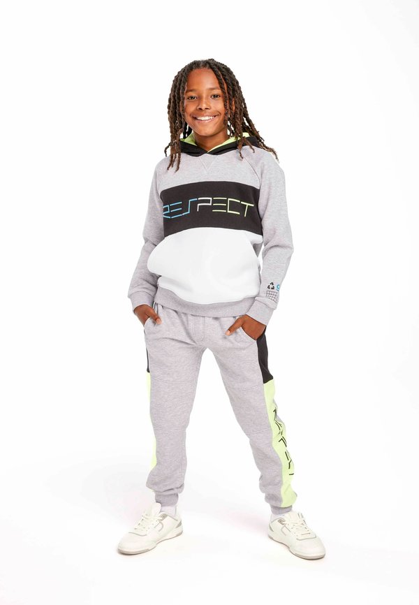 STANDARD  - Kapuzenpullover