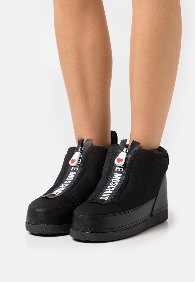 Love Moschino Botines bajos - black