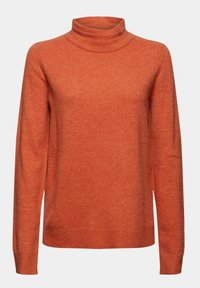 Pull à manches longues couleur orange rouille, avec une texture douce et un col roulé décontracté, présenté sur un fond clair uni.