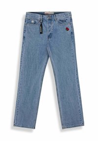Jeans in denim azzurro chiaro con una vestibilità ampia, caratterizzati da un ricamo a forma di rosa sulla parte frontale e un'etichetta nera con un'icona di teschio attaccata.