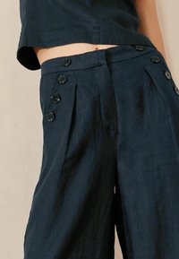 Next 100% LINEN BUTTON WIDE LEG TROUSERS  - REGULAR FIT - Auduma bikses - navy blue