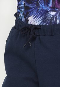 Desigual Pantalón corto de deporte - multi-coloured