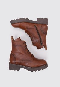 Sandra Fontán BADOLASOTA - Bottines à lacets - camel