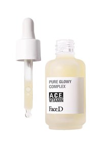 Bottiglia dropper in vetro trasparente con tappo bianco, contenente un siero di colore giallo chiaro etichettato "Pure Glowy Complex A.C.E. Vitamin" di FaceD.