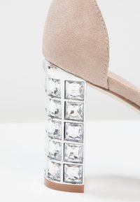 Madden Girl Sandály na vysokém podpatku - nude