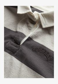 Wybrany, charcoal glacier grey marl