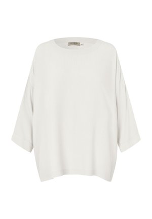 Wit losvallend shirt met lange mouwen, verzakte schouders en ronde hals, weergegeven op een witte achtergrond.