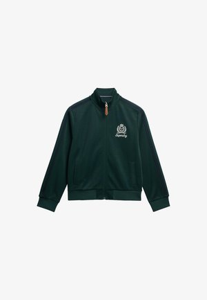 Zielona kurtka zapinana na zamek, wykonana z gładkiego materiału, z wysokim kołnierzem, bocznymi kieszeniami, czarnymi akcentami na ramionach oraz haftowanym logo.