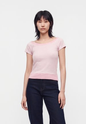 Hollister Co., BANDED SCOOP TEE - Μπλουζάκι με στάμπα - light pink