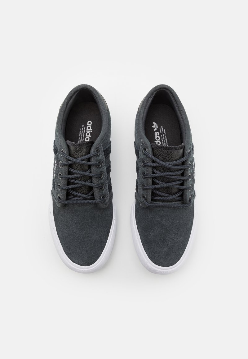adidas Originals SEELEY UNISEX - Sneakers laag - carbon/core black/footwear  white/zwart - Zalando.nl