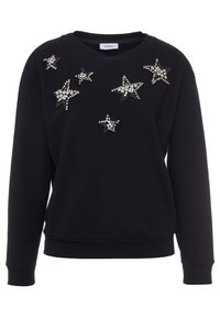 Felpa nera con maniche lunghe e scollatura rotonda. Decorata con molteplici decorazioni a forma di stella in argento e nero.