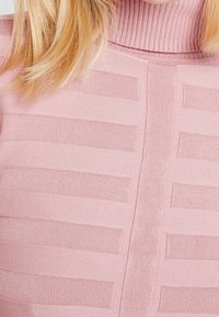 Morgan Maglione - light pink