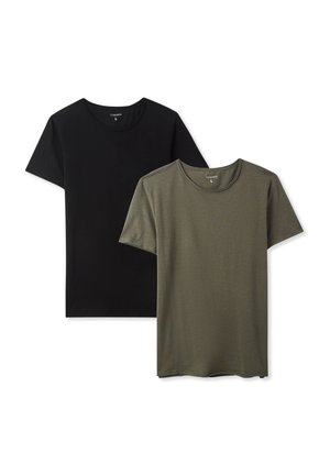 Due t-shirt a maniche corte in nero e verde oliva, con collo rotondo, tessuto morbido e vestibilità standard. Nessun motivo o dettaglio presente.