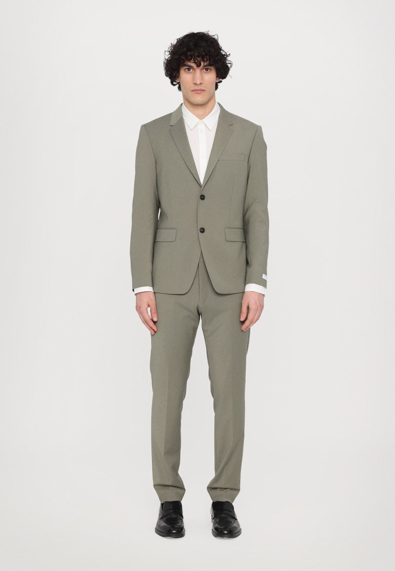 Tiger of Sweden - JAMIE - Puku - uniform green, Suurenna