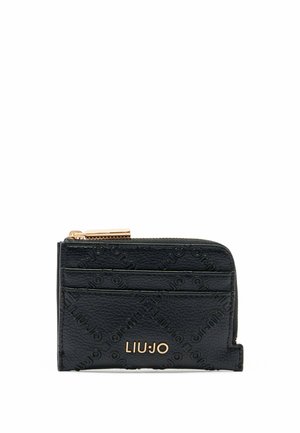 Portafoglio in pelle nera con motivo logo in rilievo, chiusura con zip e numerose fessure per carte, arricchito da dettagli in metallo dorato.