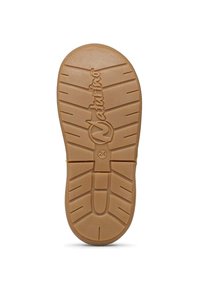 Gumová podrážka s hnědým, strukturovaným povrchem. Obsahuje rybinový vzor a vyryté logo po straně, navrženo pro trakci.