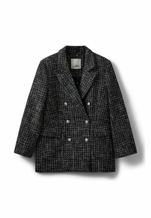 Juodai balta tekstūruota dvigubos eilės švarkas su šešiais sidabriniais mygtukais ir įpjautais atlapais, išdėstytas ant balto fono.