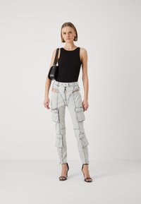 Elisabetta Franchi WOMENS TROUSERS - Uske traperice - perla