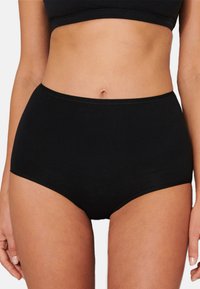 Hoge taille zwarte katoenen onderbroek met een gladde textuur, elastische tailleband en een eenvoudig ontwerp. Geen zichtbare patronen of accenten.