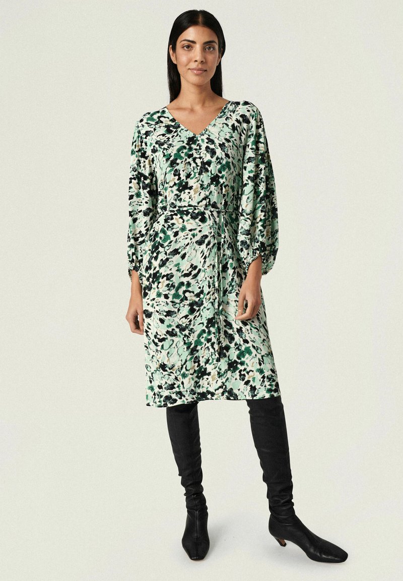 Soaked in Luxury Jurk groen Soaked in Luxury Jurk groen