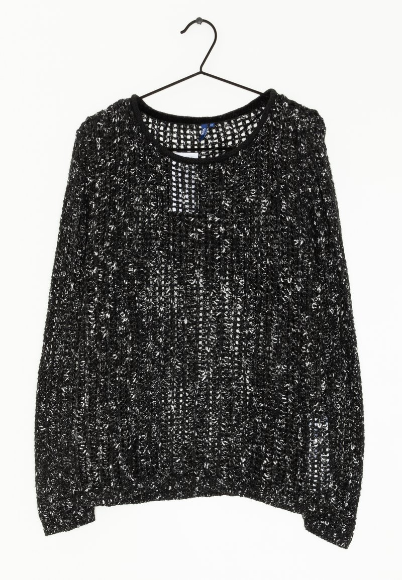 Schwarzer Strickpullover mit einem lockeren, strukturierten Design. Hat einen runden Ausschnitt und erscheint leicht transparent. Hängt an einem schwarzen Haken.