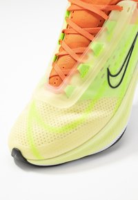 Nike Performance Chaussures de running sur route - green