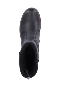 Botín de cuero negro hasta el tobillo con una superficie texturizada, punta redonda y un forro suave. Incluye un zipper lateral y una suela marrón resistente.