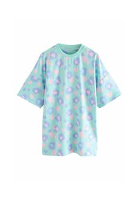 Camiseta de manga corta verde claro con un ajuste holgado, que presenta un estampado de leopardo pastel juguetón en rosa y azul sobre un fondo menta.