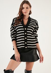 LELA Kardiganas - black/cream