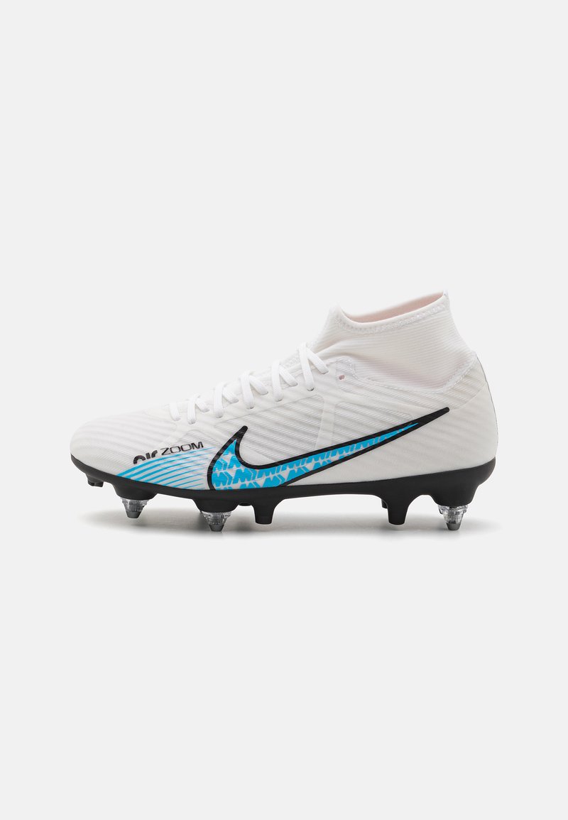 nike studs football boots
