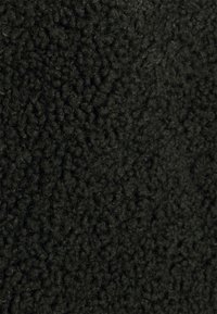 Noisy May NMGABI  - Strukirani kaput - rosin