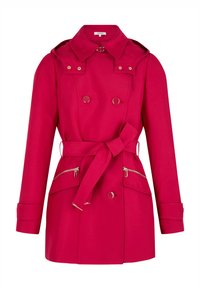 Cappotto rosso con design doppiopetto, vita con cintura, tasche con zip e cappuccio. Realizzato in un materiale liscio e durevole.