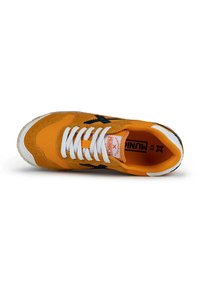 MUNICH MINI GOAL SS24 - Zapatillas de entrenamiento - naranja
