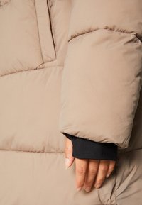 ONLY ONLANN PREMIUM PUFFER COAT LONG - Cappotto invernale - taupe gray