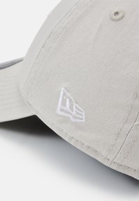 New Era WASHED 9TWENTY UNISEX - Cap - stone/white