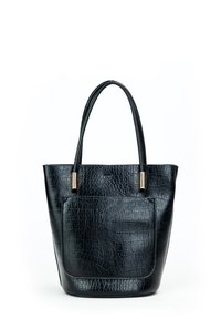 Borsa tote in pelle nero con stampa a crociera, dotata di due manici strutturati, caratterizzata da una tasca frontale e dettagli in metallo dorato.