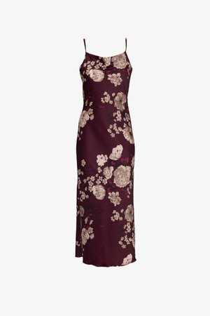 Burgundi virágmintás ruha spagetti pántokkal, selymes textúrával, oldalsó hasítékkal és nagy krém és rózsaszín virágmintákkal.
