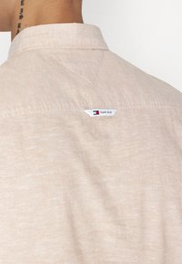 Thumbnail Image 6